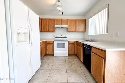 21429 N 30th Dr, Phoenix, AZ 85027 photo 12