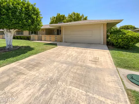 10422 W El Capitan Cir, Sun City, AZ 85351