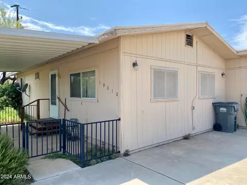 19010 E K Mine Rd, Black Canyon City, AZ 85324