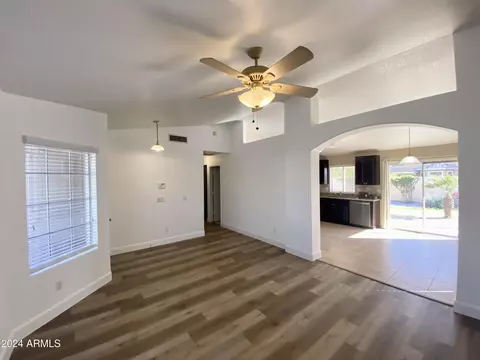 2801 E Hononegh Dr, Phoenix, AZ 85050 photo 3