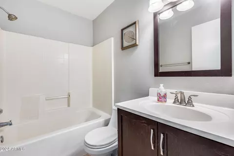 2801 E Hononegh Dr, Phoenix, AZ 85050 photo 7