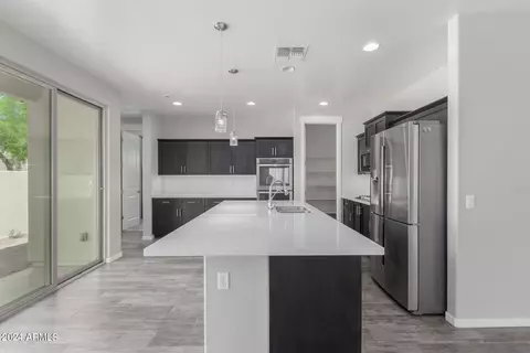 9913 S 3rd Ave, Phoenix, AZ 85041 photo 11