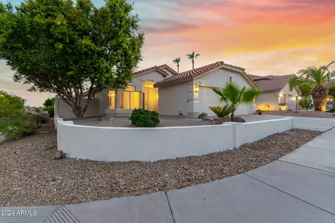 1035 E Hiddenview Dr, Phoenix, AZ 85048