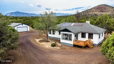 7857 Lightning Tree Ln, Flagstaff, AZ 86004