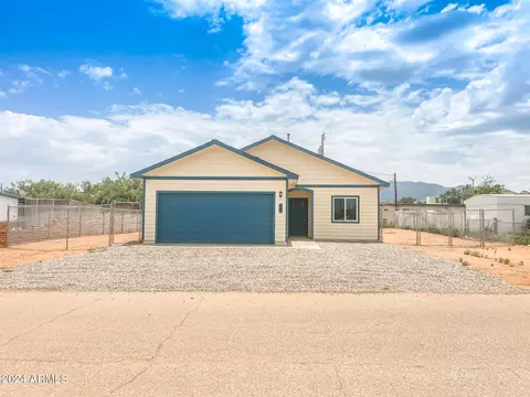 90 Danny Ln, Sierra Vista, AZ 85635
