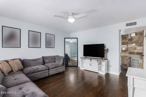 6606 N 43rd Ave, Glendale, AZ 85301