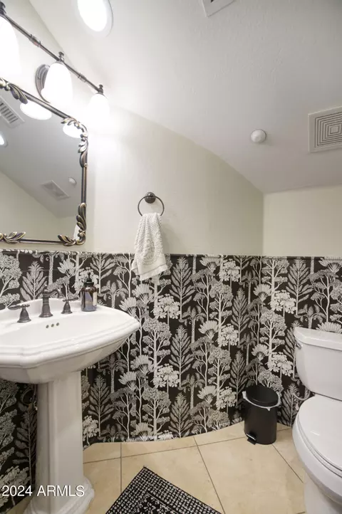 3955 E Navigator Ln, Phoenix, AZ 85050 photo 21