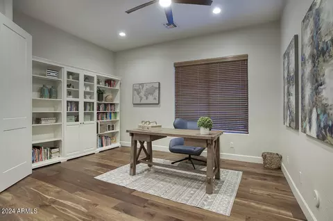 3955 E Navigator Ln, Phoenix, AZ 85050 photo 22