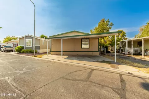 342 S 40th St #32, Mesa, AZ 85206