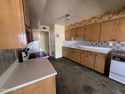 1313 E Seldon Ln, Phoenix, AZ 85020 photo 11