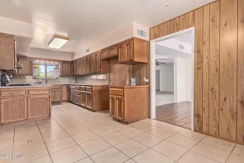 4709 E Osborn Rd, Phoenix, AZ 85018 photo 17