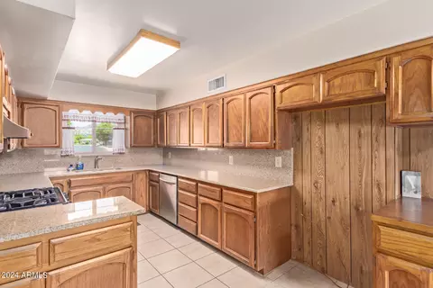 4709 E Osborn Rd, Phoenix, AZ 85018 photo 20