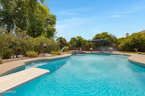1061 N Omaha Cir, Mesa, AZ 85205