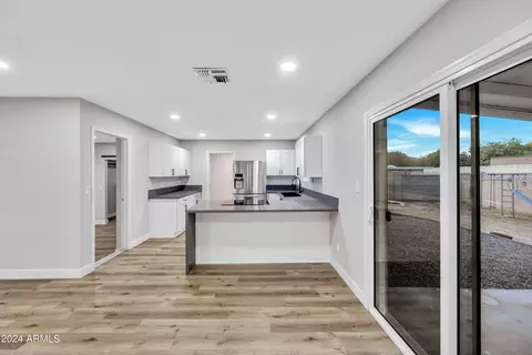 17833 N 8th Dr, Phoenix, AZ 85023 photo 9
