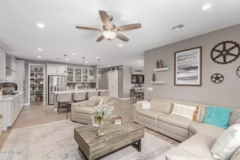 7719 W Odeum Ln, Phoenix, AZ 85043 photo 14