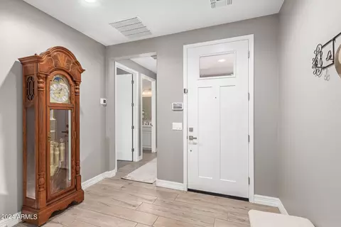 7719 W Odeum Ln, Phoenix, AZ 85043 photo 7