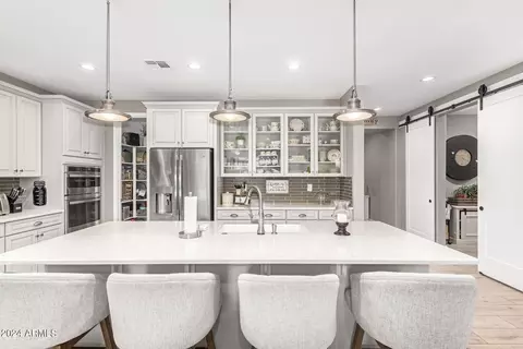 7719 W Odeum Ln, Phoenix, AZ 85043 photo 9