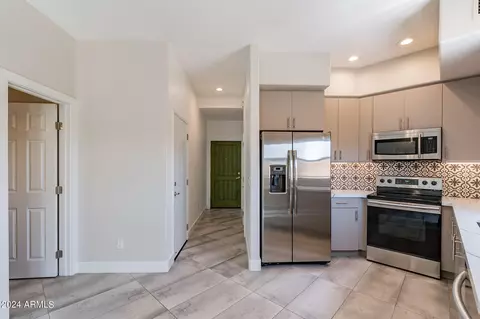 5015 E Cheyenne Dr #33, Phoenix, AZ 85044 photo 4