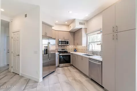 5015 E Cheyenne Dr #33, Phoenix, AZ 85044 photo 5