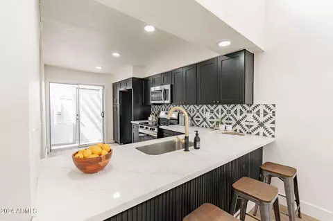 907 E Colter St, Phoenix, AZ 85014 photo 12