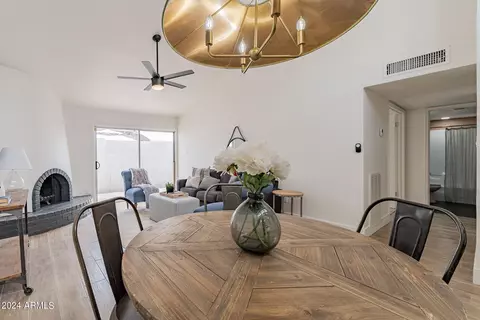 907 E Colter St, Phoenix, AZ 85014 photo 9