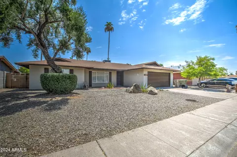 7611 N 49th Dr, Glendale, AZ 85301
