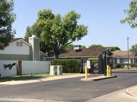 134 E Campo Bello Dr, Phoenix, AZ 85022 photo 2