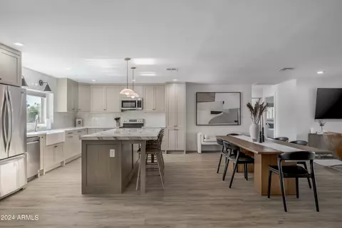 4824 W Waltann Ln, Glendale, AZ 85306