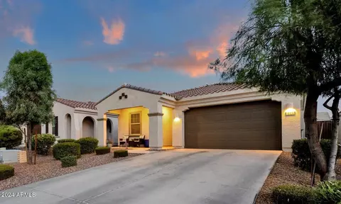 415 W Rainbow Bridge Ln, San Tan Valley, AZ 85140