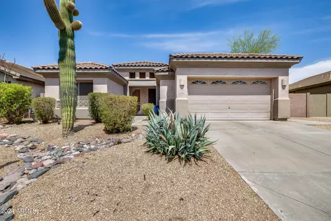 2465 N Raven Cir, Mesa, AZ 85207