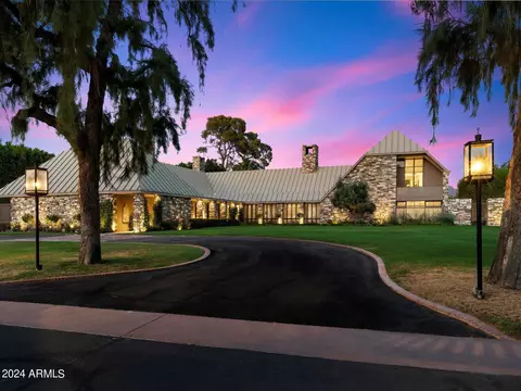 Exterior - 32 Biltmore Est, Phoenix, AZ 85016 photo 1 of 16