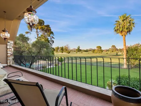 Exterior - 32 Biltmore Est, Phoenix, AZ 85016 photo 3 of 16