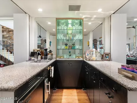 Kitchen - 32 Biltmore Est, Phoenix, AZ 85016 photo 1 of 3