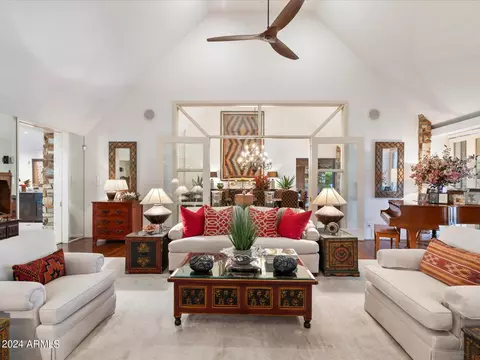 Living - 32 Biltmore Est, Phoenix, AZ 85016 photo 2 of 3