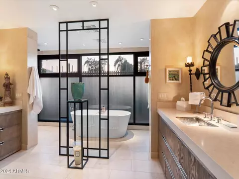 Bath - 32 Biltmore Est, Phoenix, AZ 85016 photo 6 of 8
