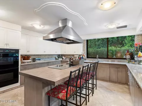 Kitchen - 32 Biltmore Est, Phoenix, AZ 85016 photo 2 of 3