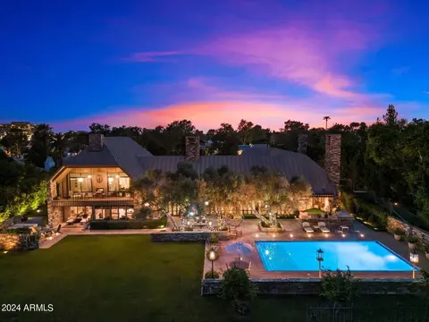 32 Biltmore Est, Phoenix, AZ 85016