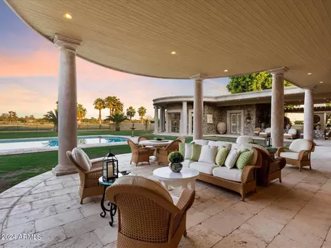 Exterior - 40 Biltmore Est, Phoenix, AZ 85016 photo 4 of 9