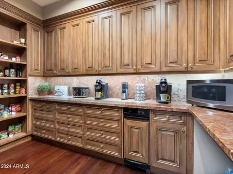 Kitchen - 40 Biltmore Est, Phoenix, AZ 85016 photo 7 of 7