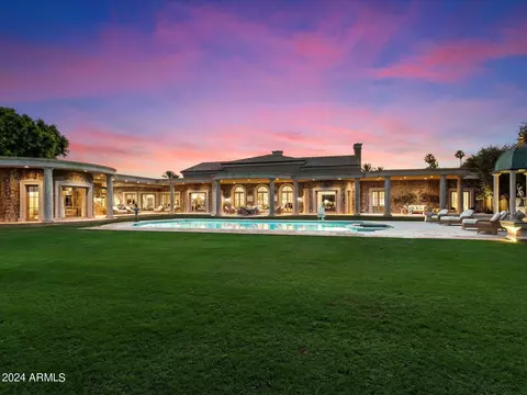 Exterior - 40 Biltmore Est, Phoenix, AZ 85016 photo 2 of 9