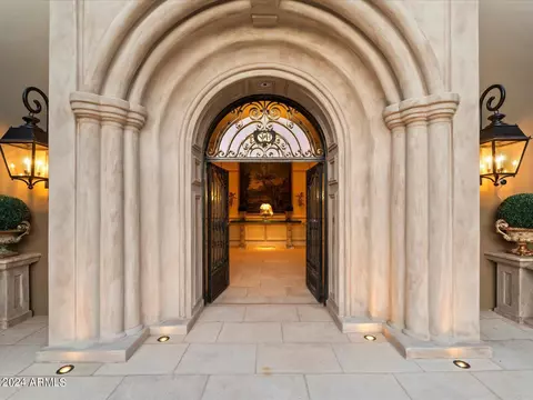 Entry Way - 40 Biltmore Est, Phoenix, AZ 85016 photo 1 of 2