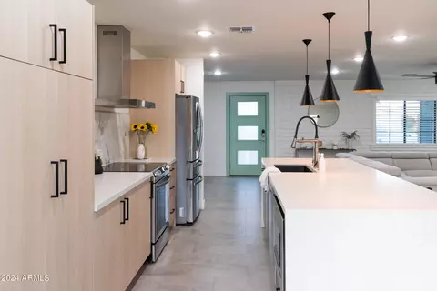 809 E Campus Dr, Tempe, AZ 85282 photo 4