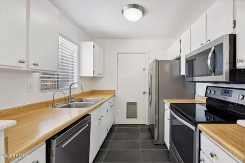4240 E Carson Rd, Phoenix, AZ 85042 photo 2