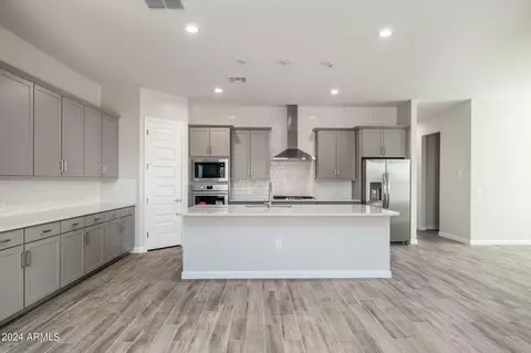 10250 W Adam Ave, Peoria, AZ 85382