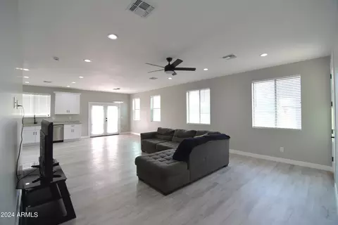 414 S 97th Place Pl, Mesa, AZ 85208 photo 4