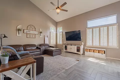 1254 E Apricot Ln, Gilbert, AZ 85298 photo 9