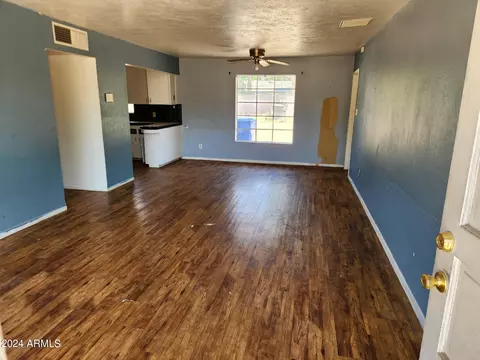108 E Griswold Rd, Phoenix, AZ 85020 photo 2
