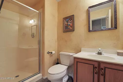 Bath - 7514 E Oasis Cir, Mesa, AZ 85207 photo 5 of 6