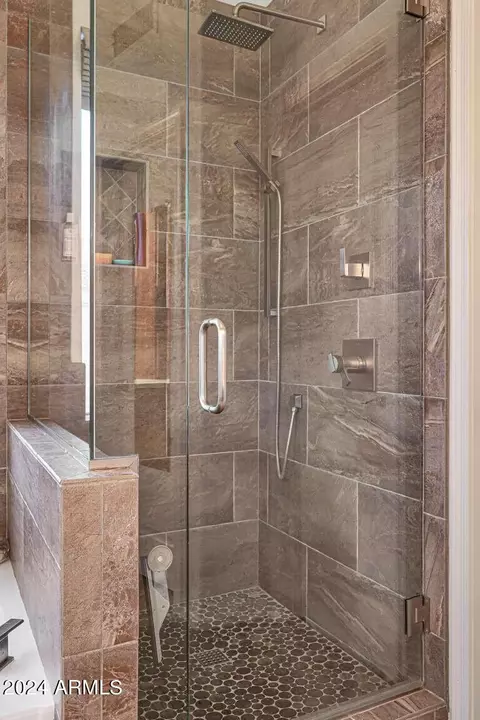 Bath - 7514 E Oasis Cir, Mesa, AZ 85207 photo 4 of 6