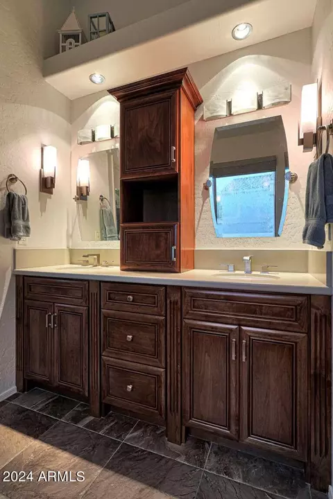 Bath - 7514 E Oasis Cir, Mesa, AZ 85207 photo 3 of 6